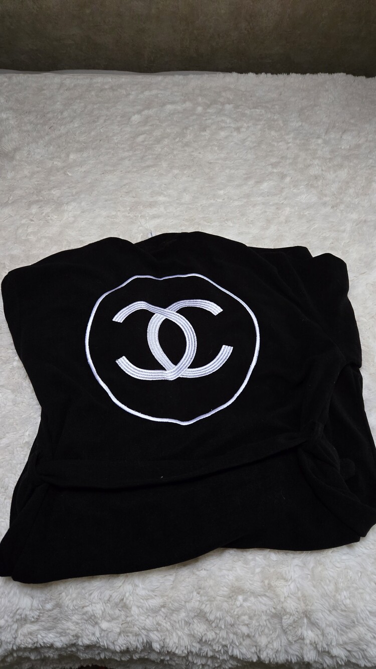 l Black Robe Coat - Picture 8 of 9